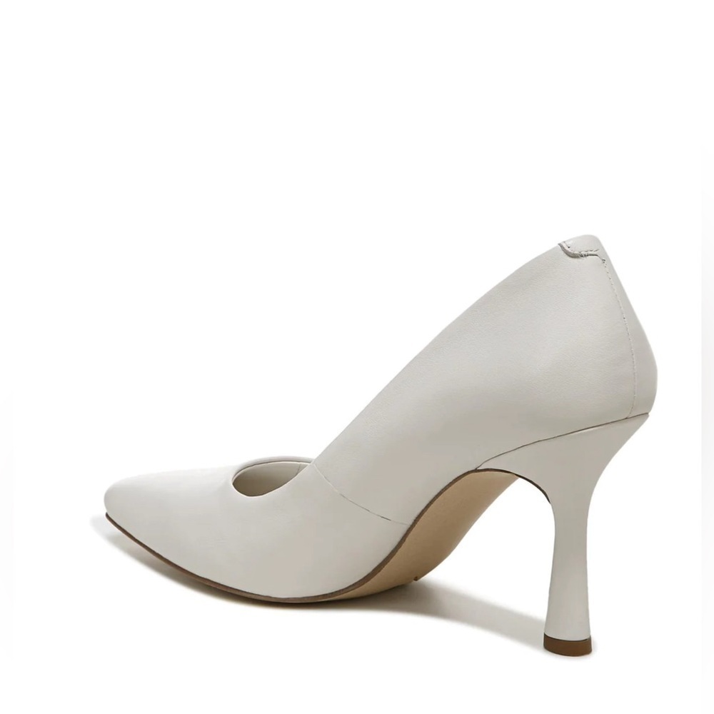 Franco Sarto Women's Mills Pump. Note: little stain on top of one shoe see pics